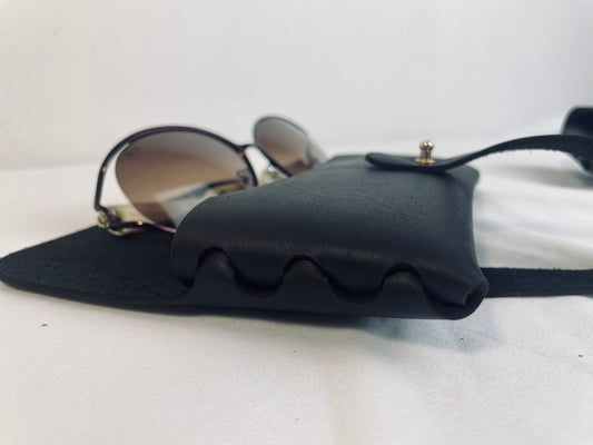 DIY Minimalist Leather Sunglass Holder: Free Pattern