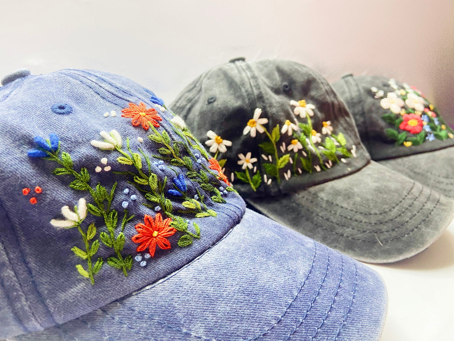 Hand Embroidered Hat, Baseball Cap, Custom Embroidery Hat, White Daisies Floral Embroidery Hat, Embroider Woman Cap, Personalize gifts.