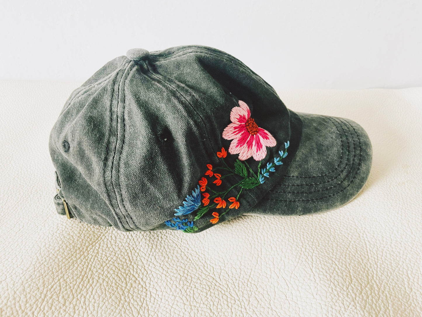 Floral Embroidered Cap, Baseball Cap, Custom Embroidery Hat, Hand Embroidery Hat, Embroider Woman Cap, Personalize gifts.