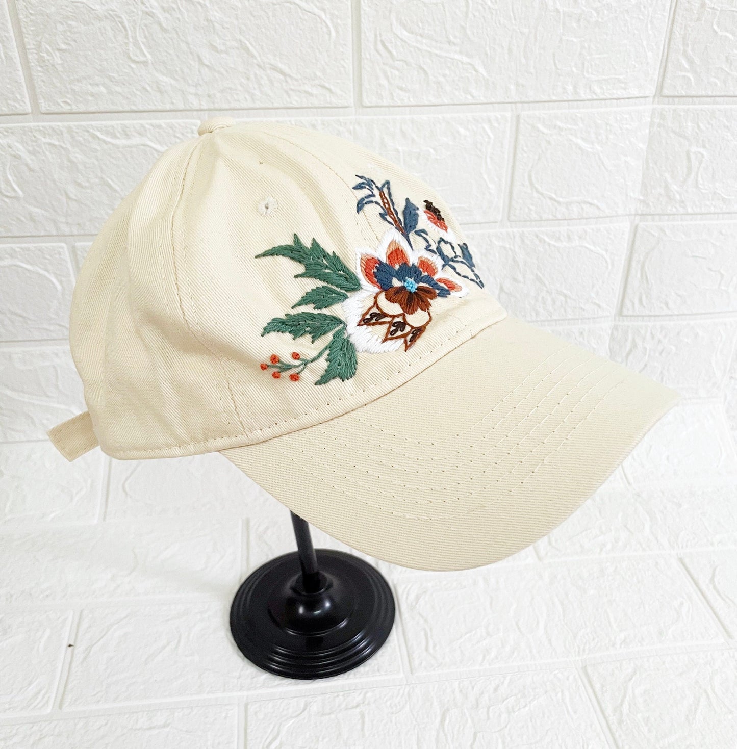 White Floral Embroidered Cap, Custom Embroidery Hat, Embroidery Woman Cap, Personalize gifts, Gifts for Her, Gift for Mom.