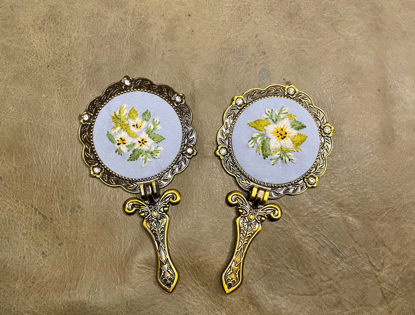 Personalized embroidery mirror |Floral embroidery mirror | Beauty accessories | Jasmine Embroidery | Vintage hand mirror | Handmade Gifts