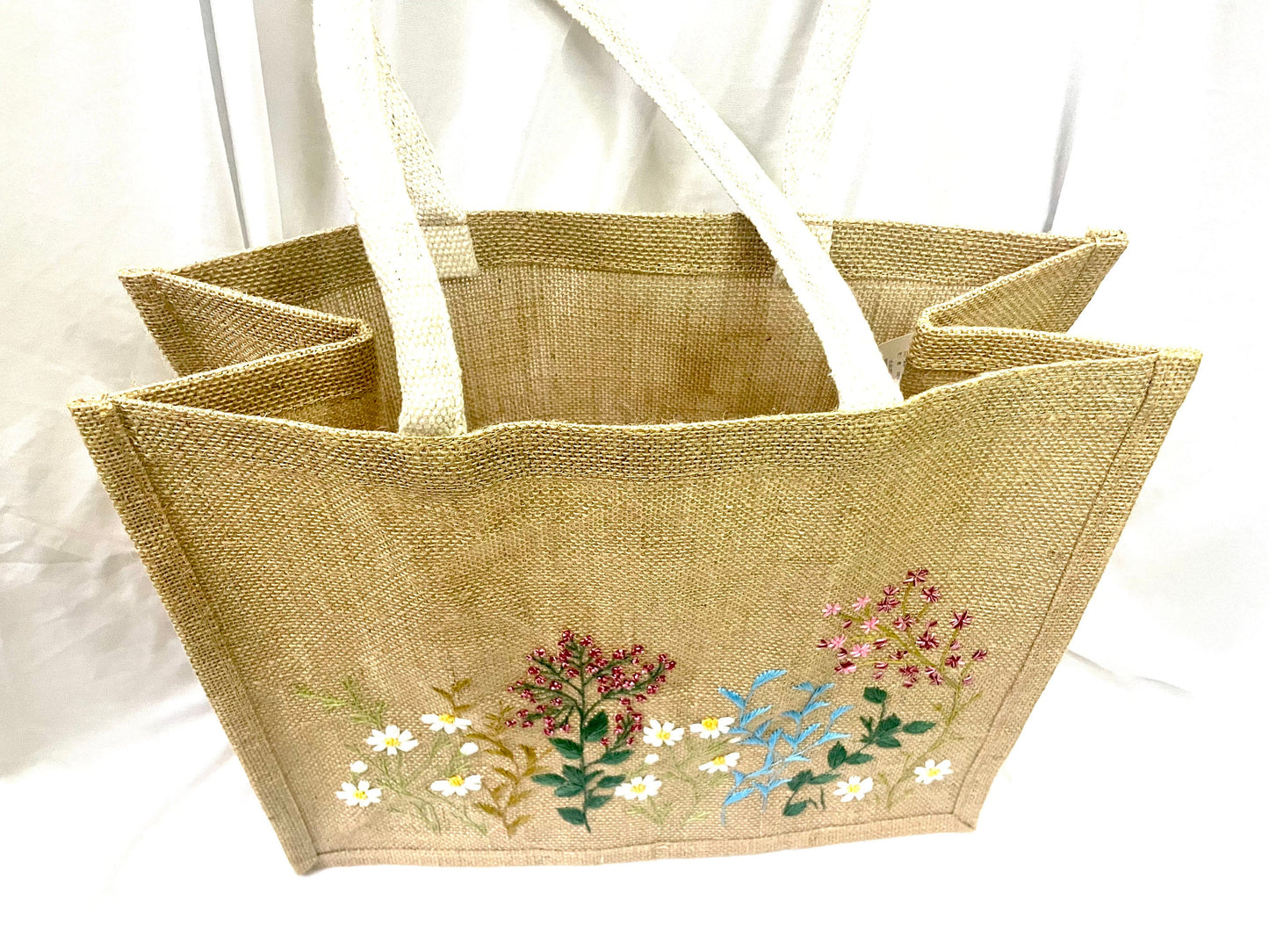 Embroidery jute tote bag | Embroidery Daisy jute tote bag |Embroidery Floral jute tote bag | gift for friend | gift for mom | gift for her