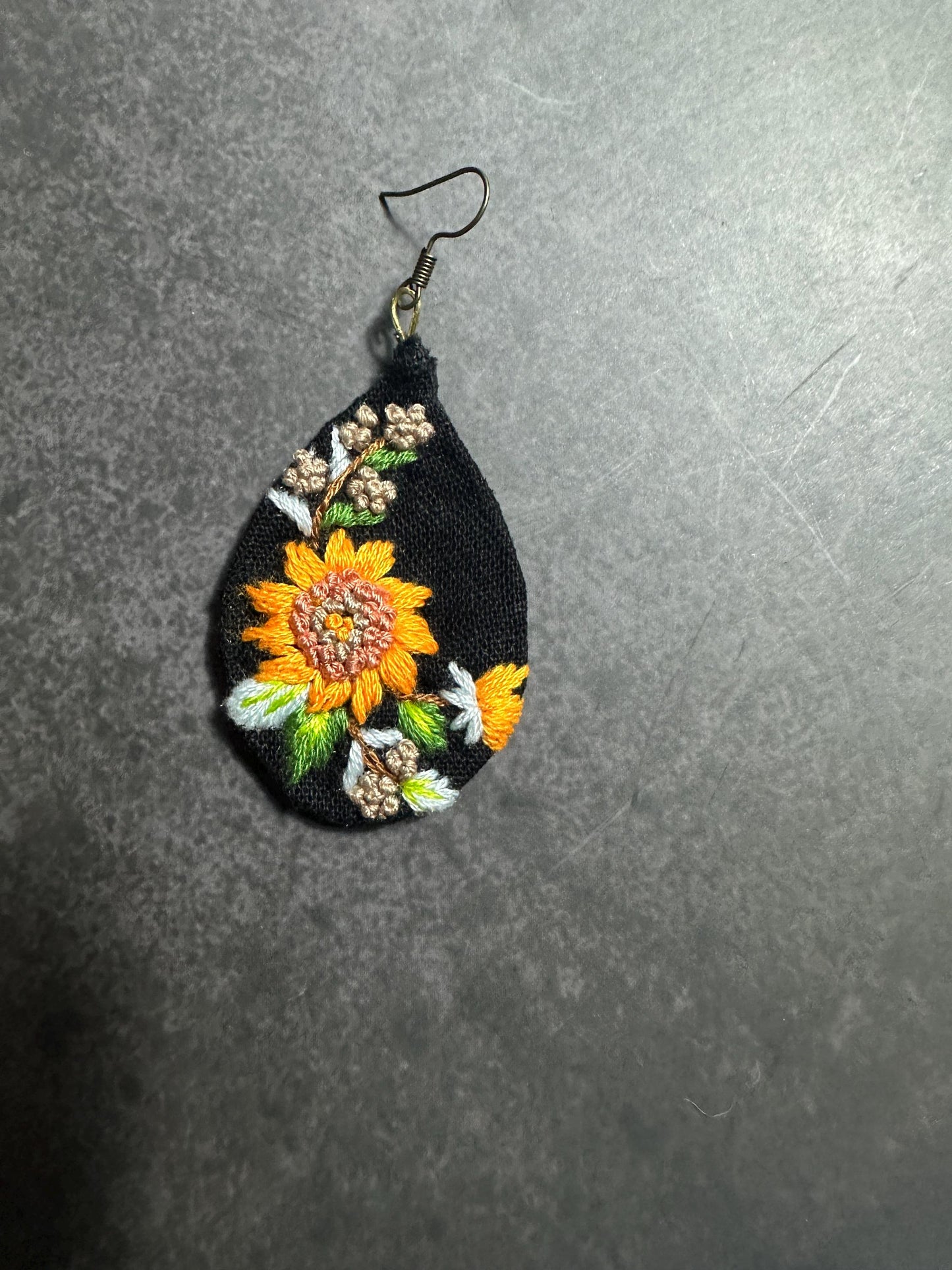 Sunflowers embroidery necklaces | Handmade  | Personalizable Jewelry | Unique necklaces | Floral necklace , Christmas gifts, Birthday Gifts