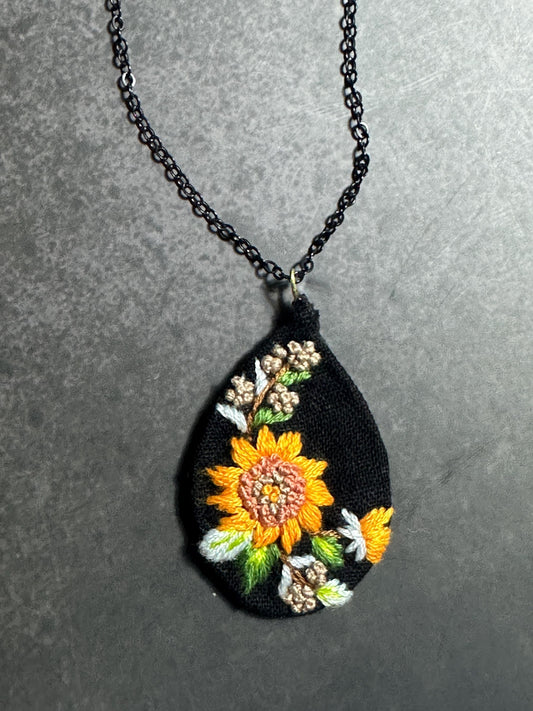 Sunflowers embroidery necklaces | Handmade  | Personalizable Jewelry | Unique necklaces | Floral necklace , Christmas gifts, Birthday Gifts